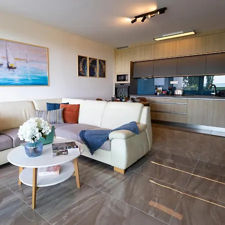 Apartment Breeze
